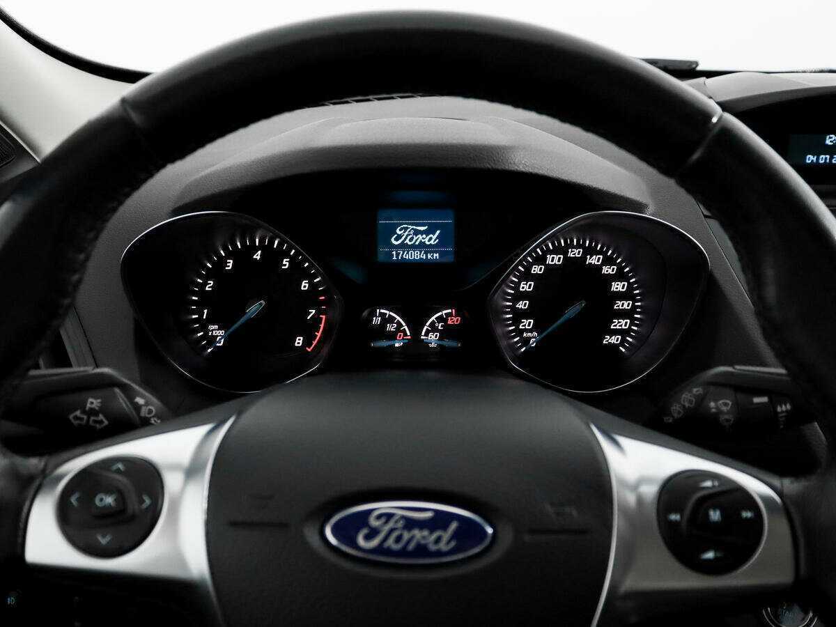 Ford Kuga б/у, 2015, Автоматическая. Фото: #11
