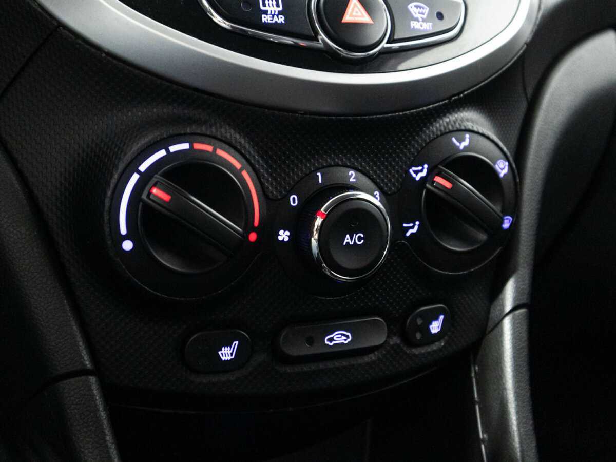 Hyundai Solaris б/у, 2013, Механическая. Фото: #14