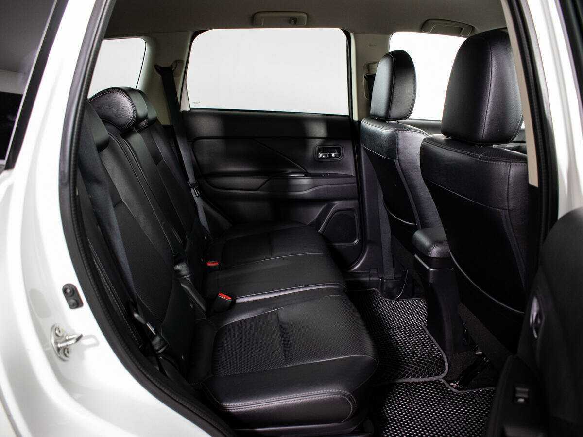 Mitsubishi Outlander б/у, 2016, Вариатор. Фото: #8