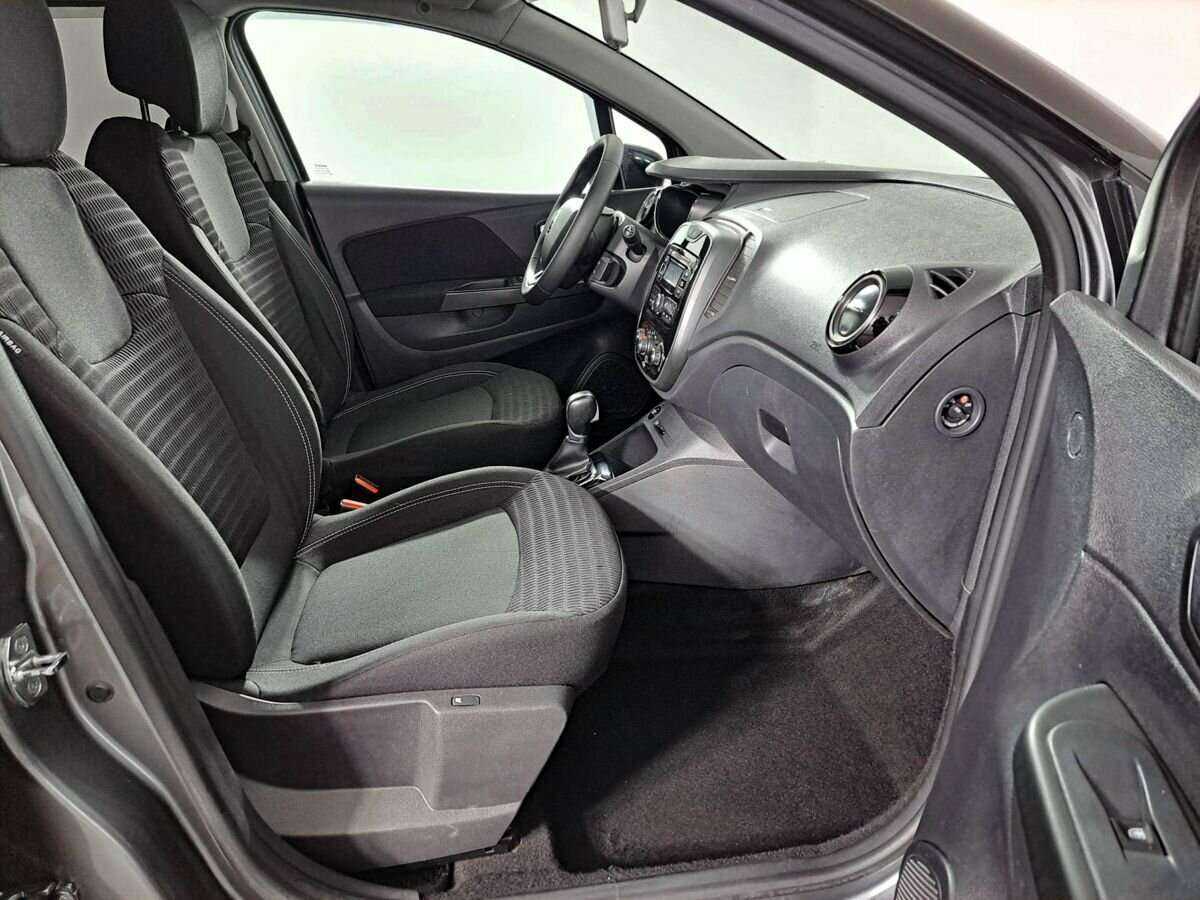 Renault Kaptur б/у, 2017, Автоматическая. Фото: #8