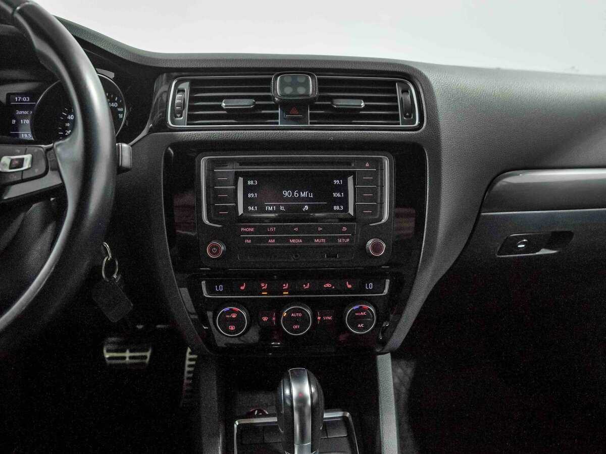 Volkswagen Jetta б/у, 2016, Автоматическая. Фото: #8