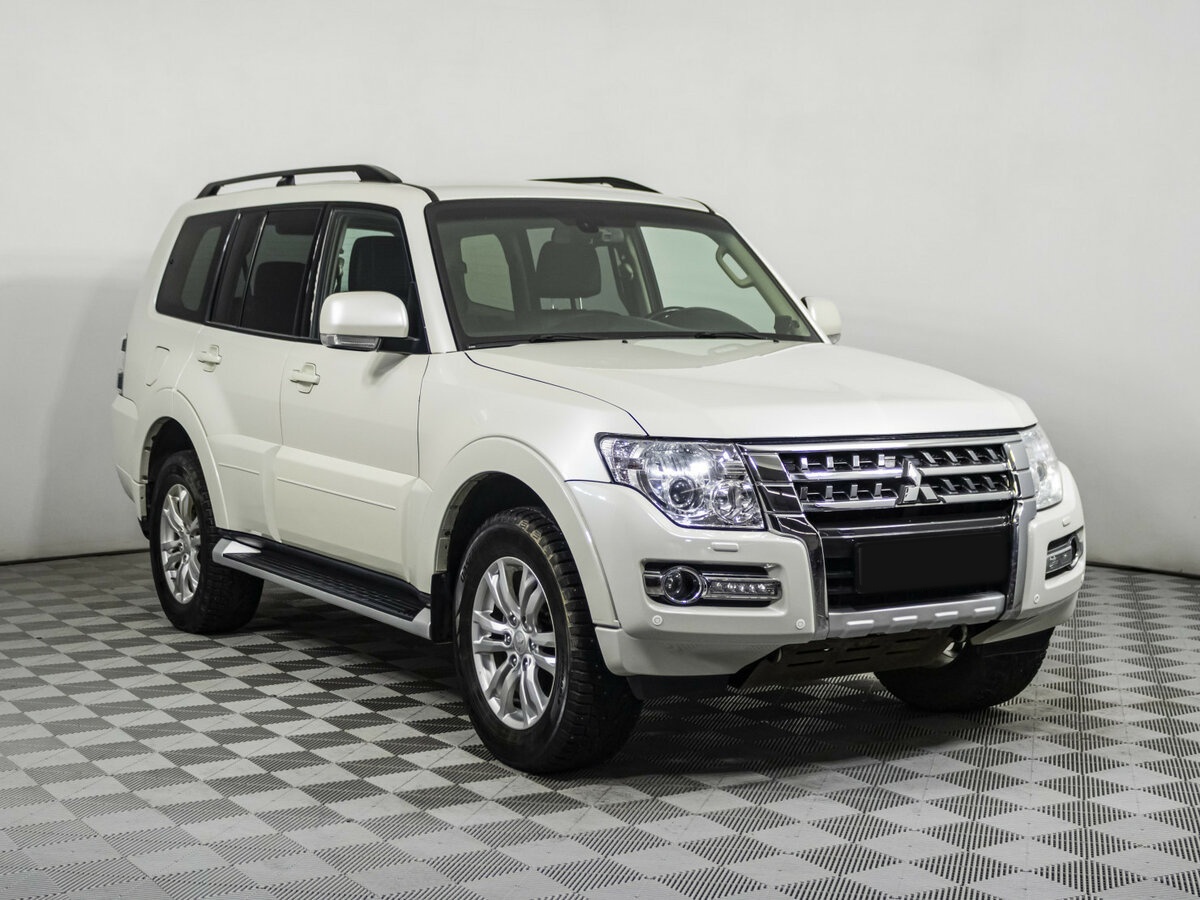 Mitsubishi Pajero б/у, 2014, Автоматическая. Фото: #2