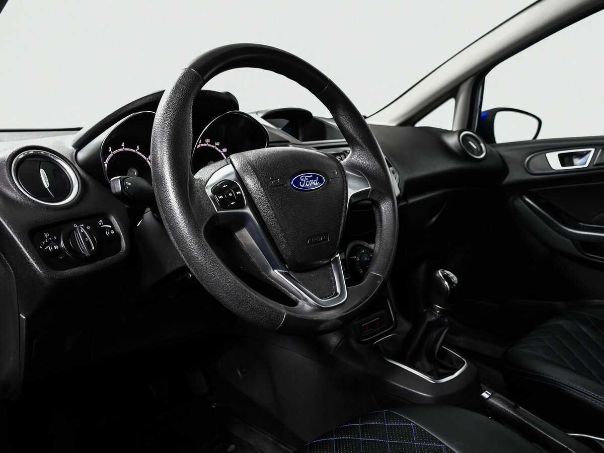 Ford Fiesta б/у, 2015, Механическая. Фото: #11