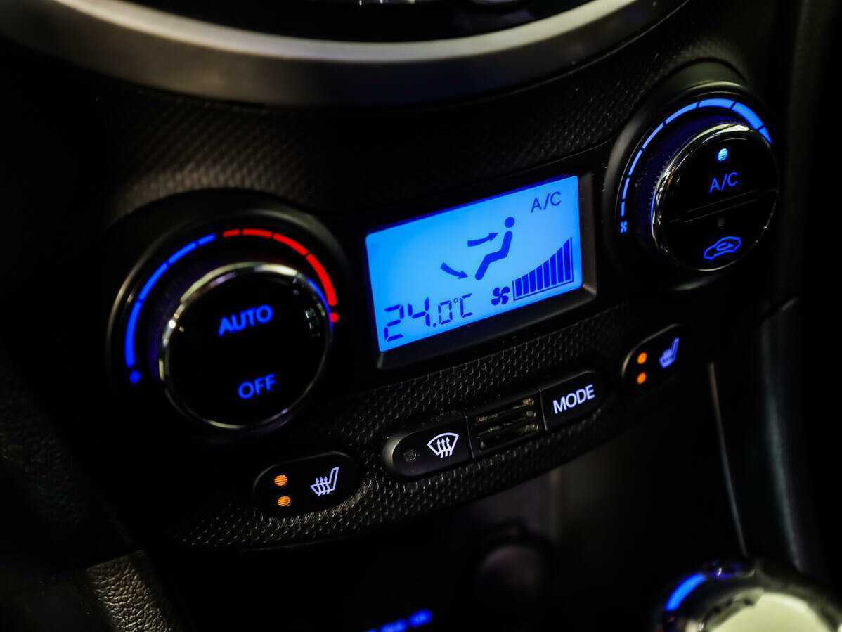 Hyundai Solaris б/у, 2012, Автоматическая. Фото: #13
