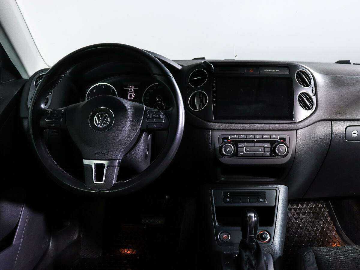 Volkswagen Tiguan б/у, 2012, Автоматическая. Фото: #11