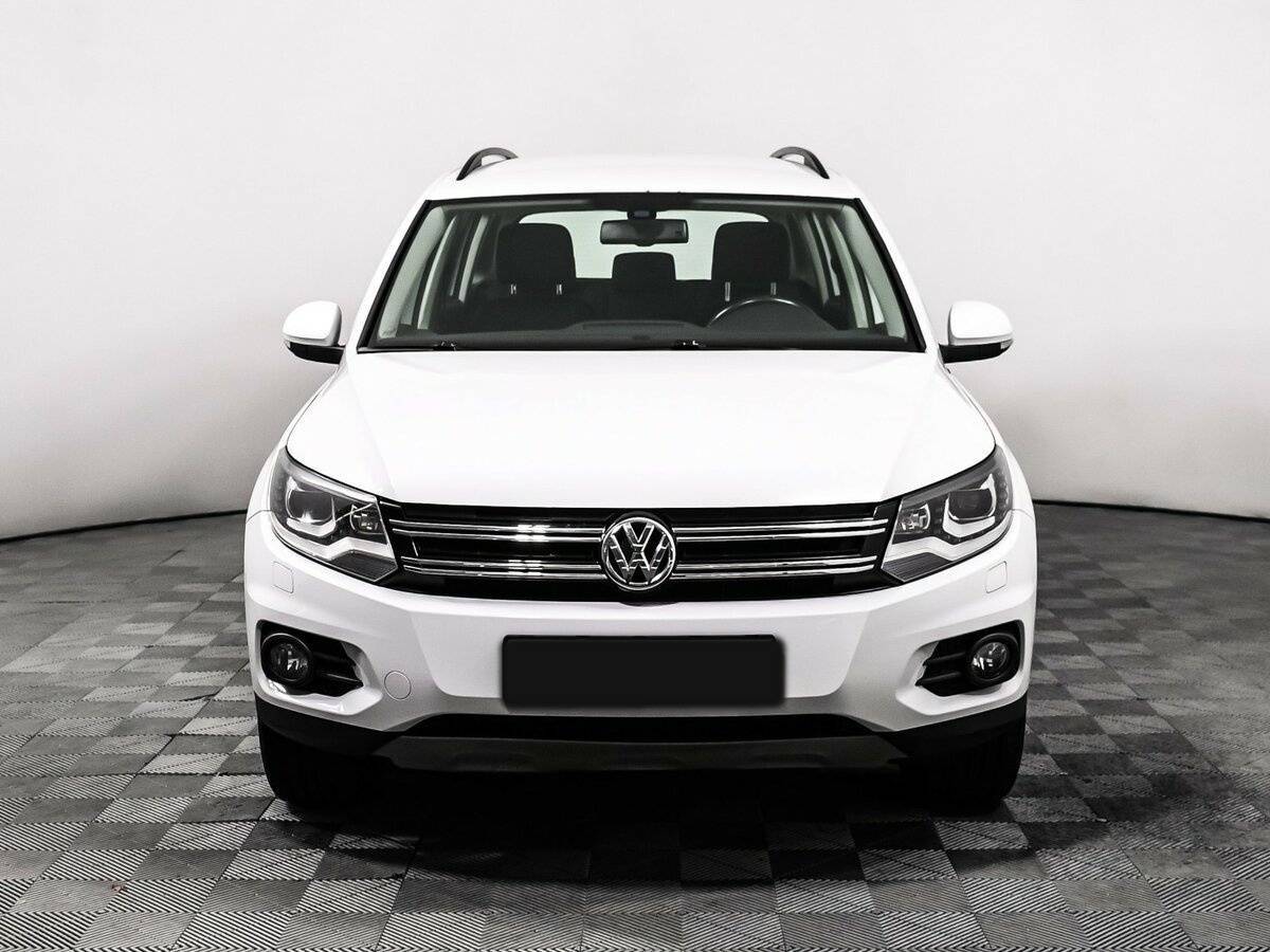 Volkswagen Tiguan б/у, 2015, Автоматическая. Фото: #1