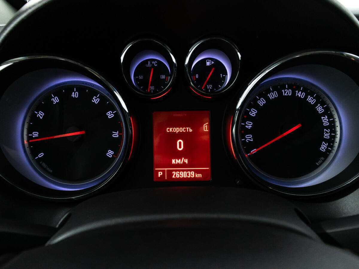 Opel Astra б/у, 2012, Автоматическая. Фото: #11