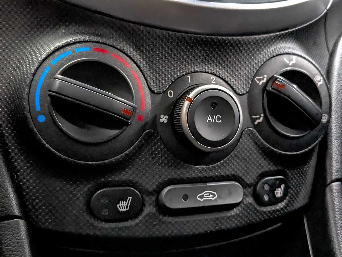 Hyundai Solaris б/у, 2015, Механическая. Фото: #18