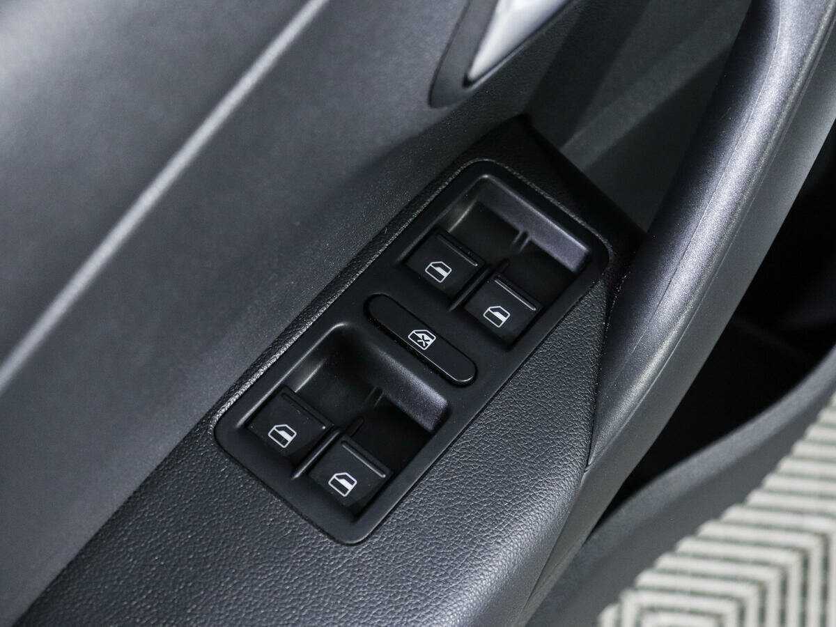 Volkswagen Polo б/у, 2018, Автоматическая. Фото: #16