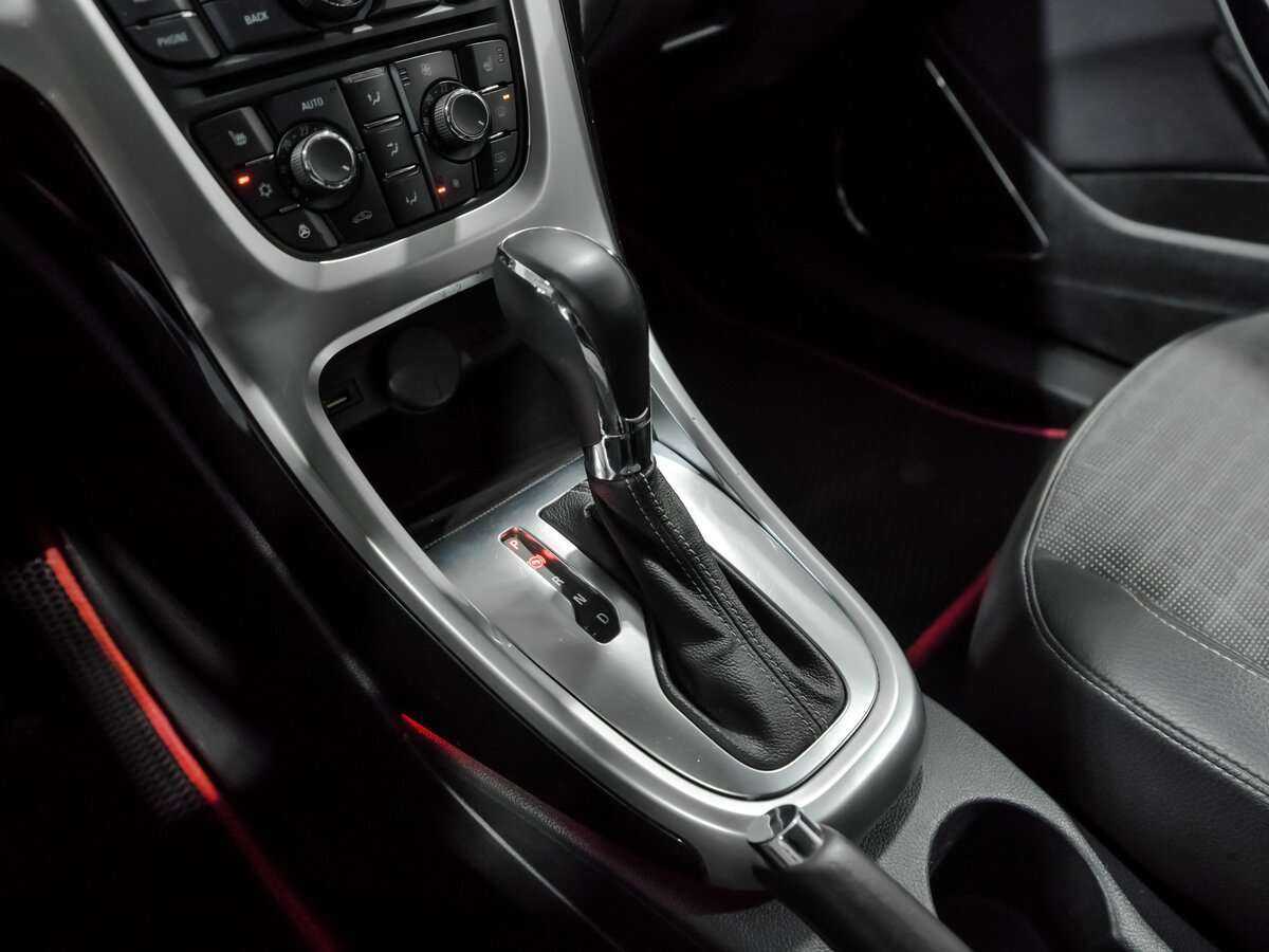 Opel Astra б/у, 2013, Автоматическая. Фото: #7