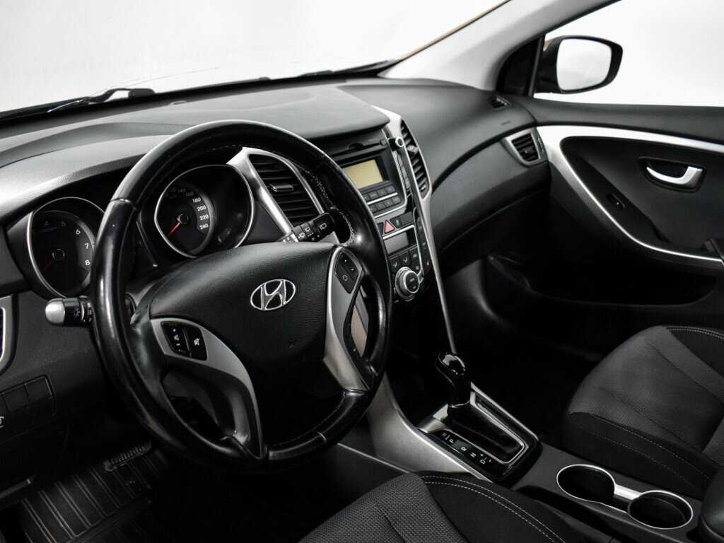 Hyundai i30 б/у, 2013, Автоматическая. Фото: #8