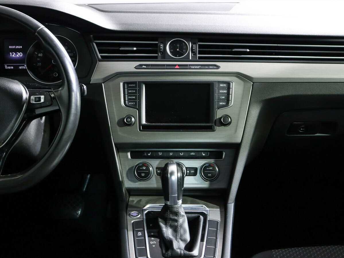 Volkswagen Passat б/у, 2016, Роботизированная. Фото: #10