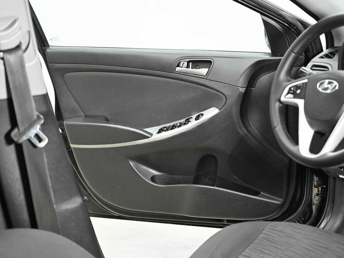 Hyundai Solaris б/у, 2015, Автоматическая. Фото: #4