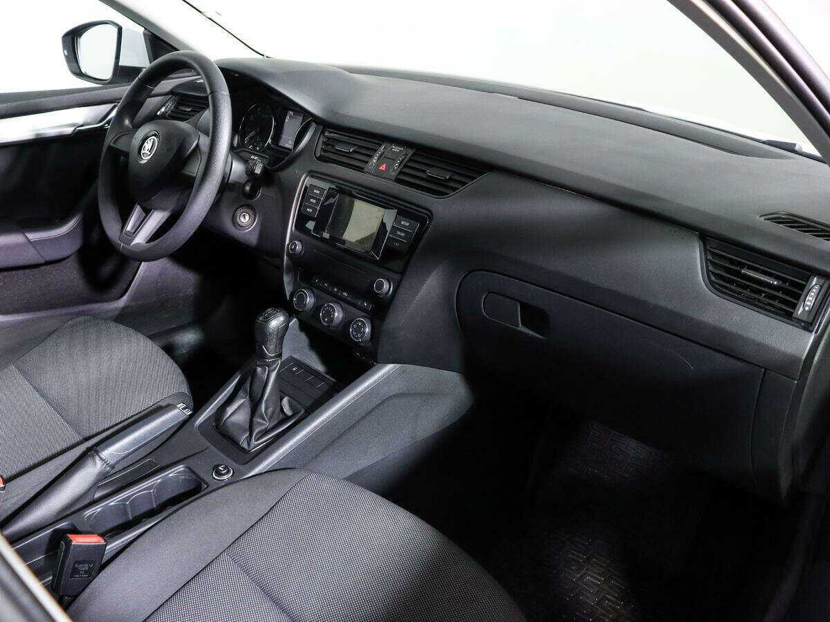 Skoda Octavia б/у, 2016, Механическая. Фото: #6