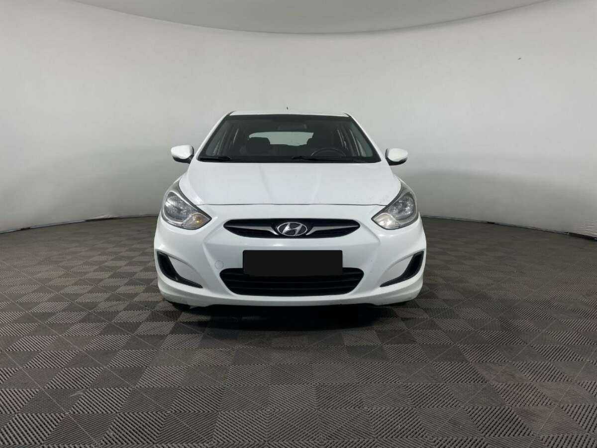 Hyundai Solaris б/у, 2012, Механическая. Фото: #1