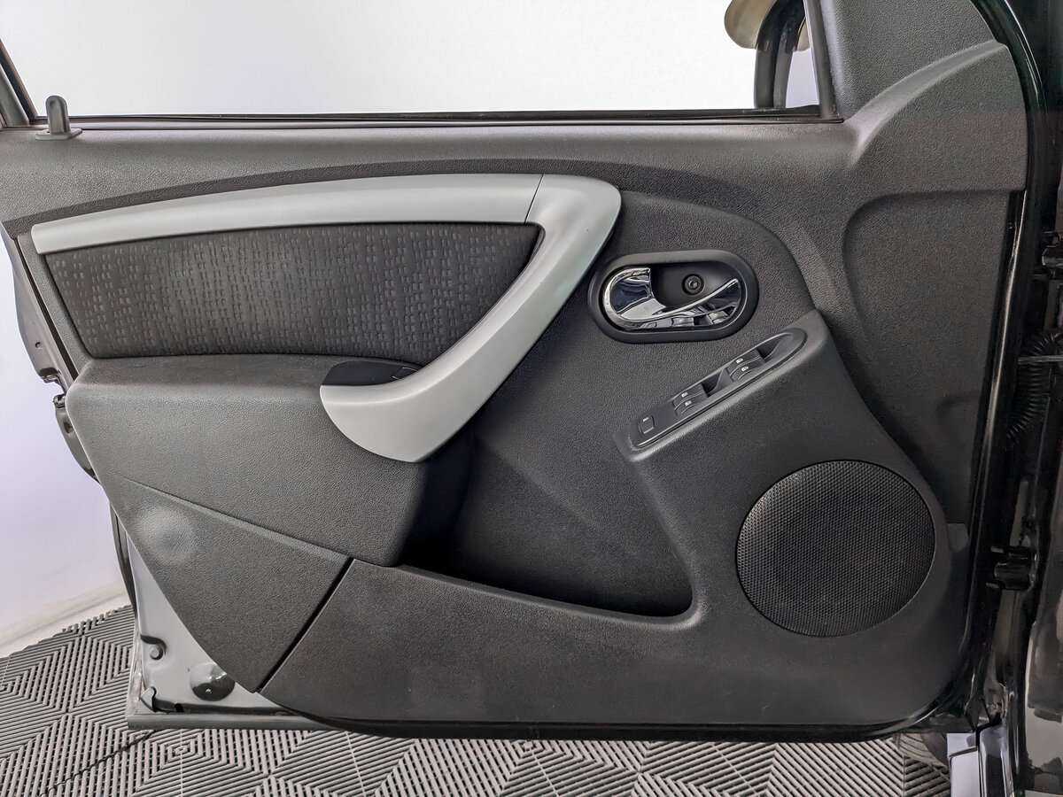 Nissan Terrano б/у, 2015, Автоматическая. Фото: #13