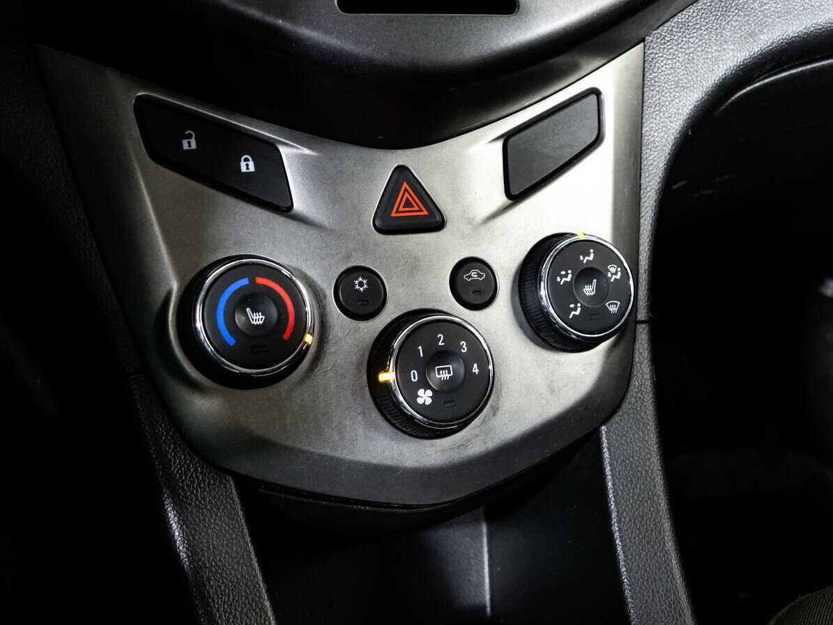 Chevrolet Aveo б/у, 2015, Автоматическая. Фото: #12