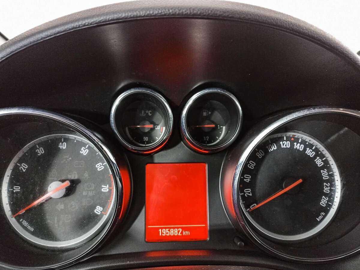 Opel Astra б/у, 2012, Автоматическая. Фото: #9