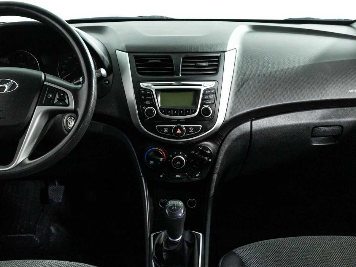 Hyundai Solaris б/у, 2013, Механическая. Фото: #13