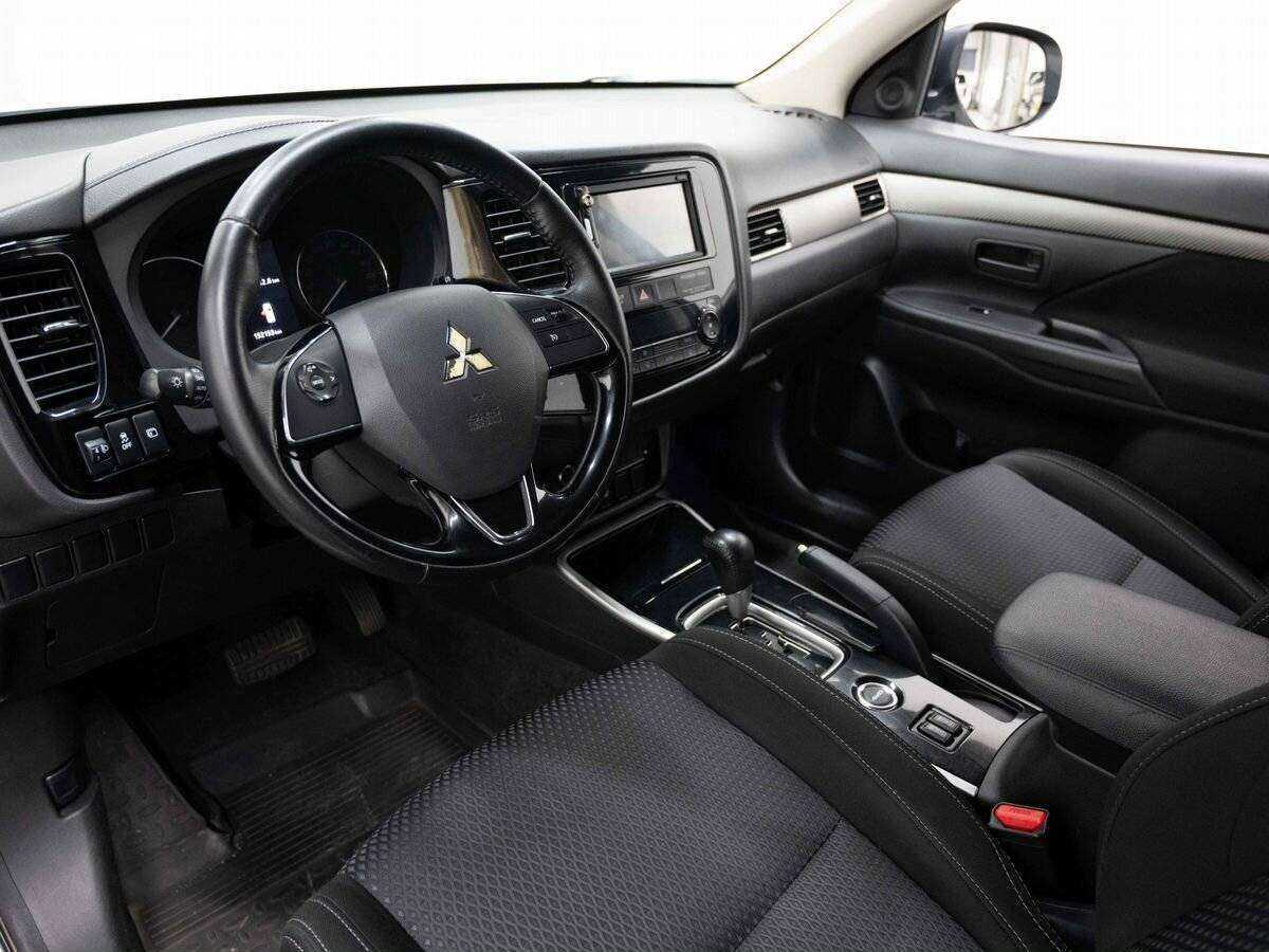Mitsubishi Outlander б/у, 2017, Вариатор. Фото: #6
