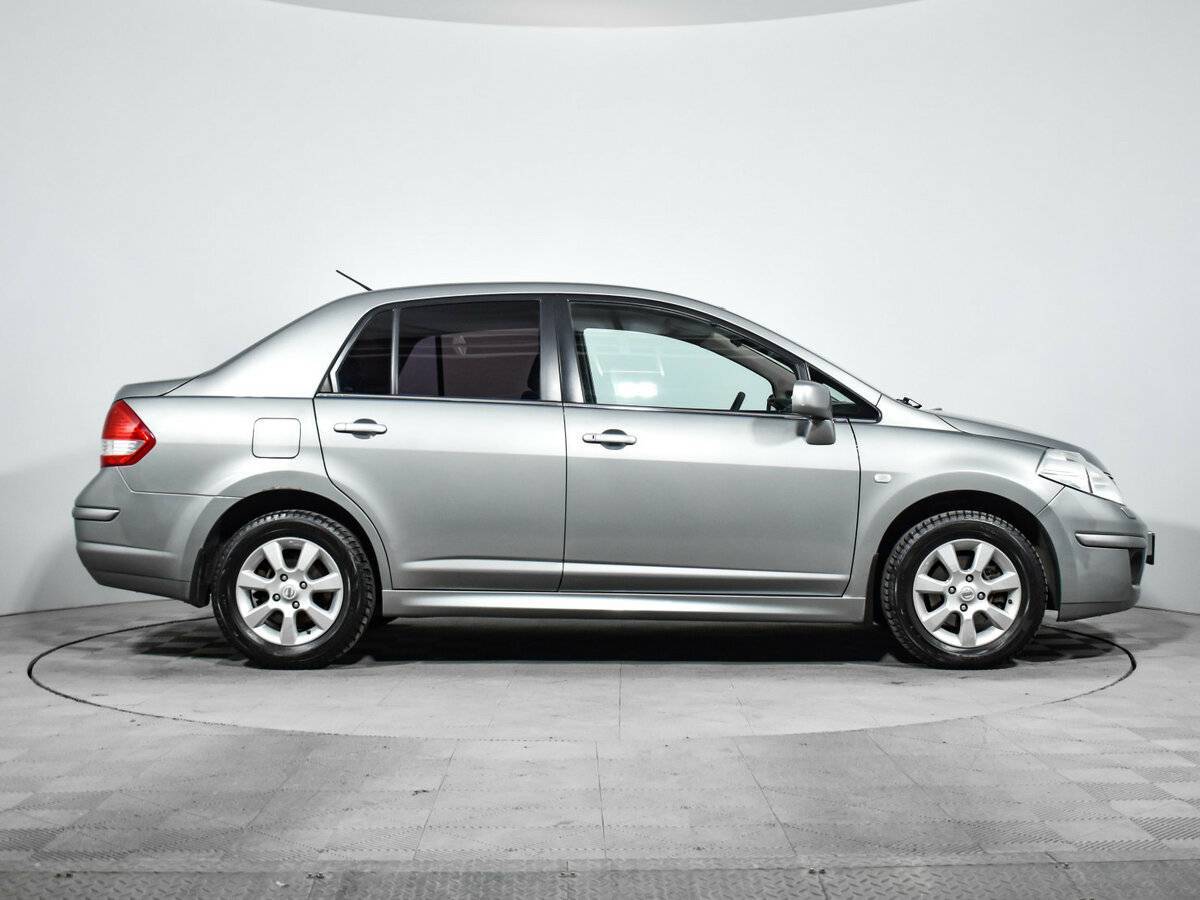Nissan Tiida б/у, 2013, Механическая. Фото: #3