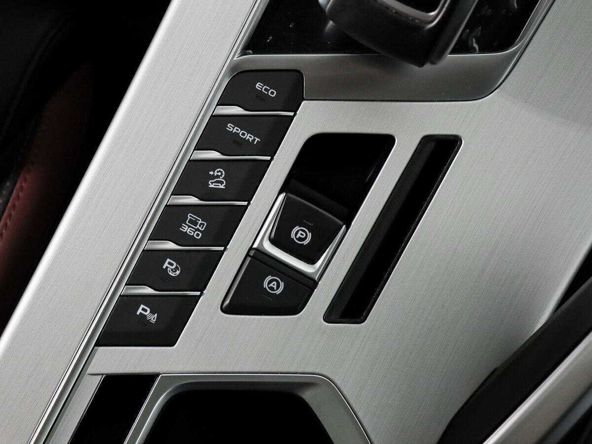 Geely Coolray б/у, 2022, Роботизированная. Фото: #9