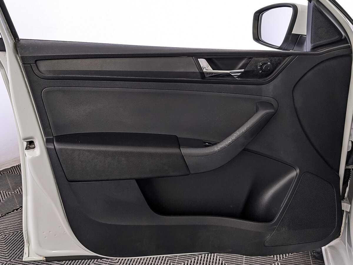 Skoda Rapid б/у, 2017, Механическая. Фото: #17