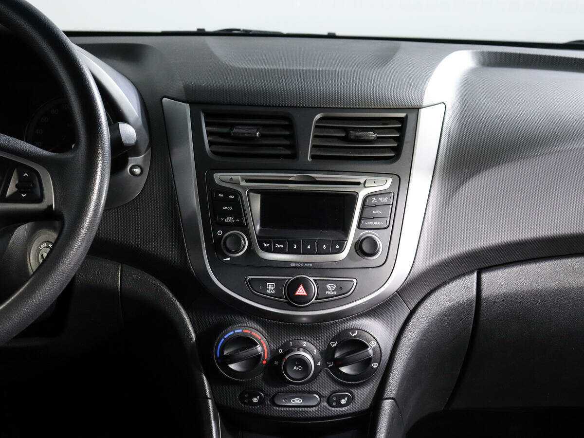 Hyundai Solaris б/у, 2016, Механическая. Фото: #12