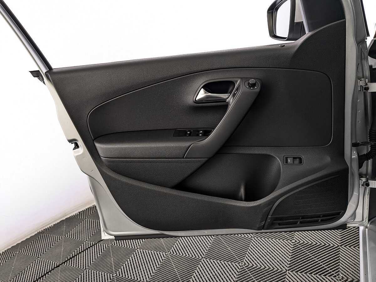 Volkswagen Polo б/у, 2015, Автоматическая. Фото: #18