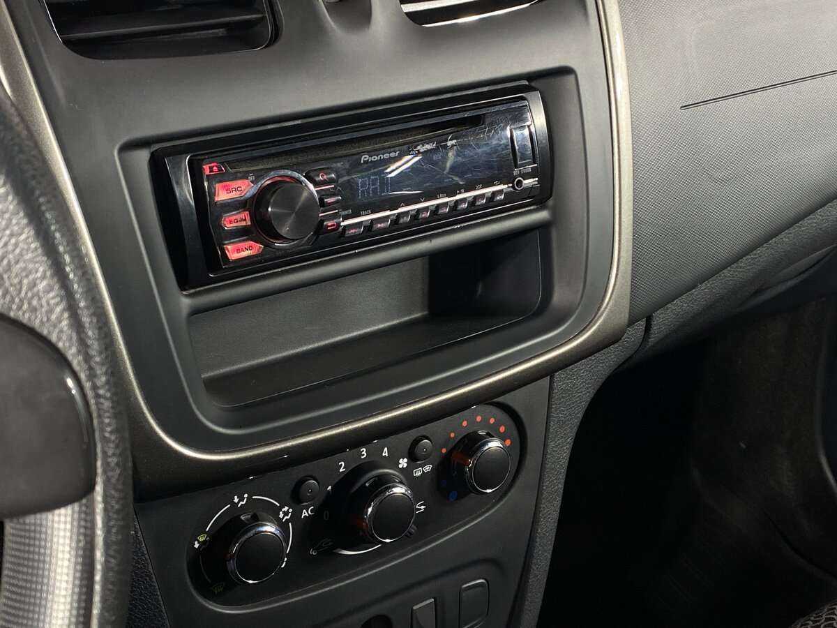 Renault Sandero б/у, 2015, Роботизированная. Фото: #13