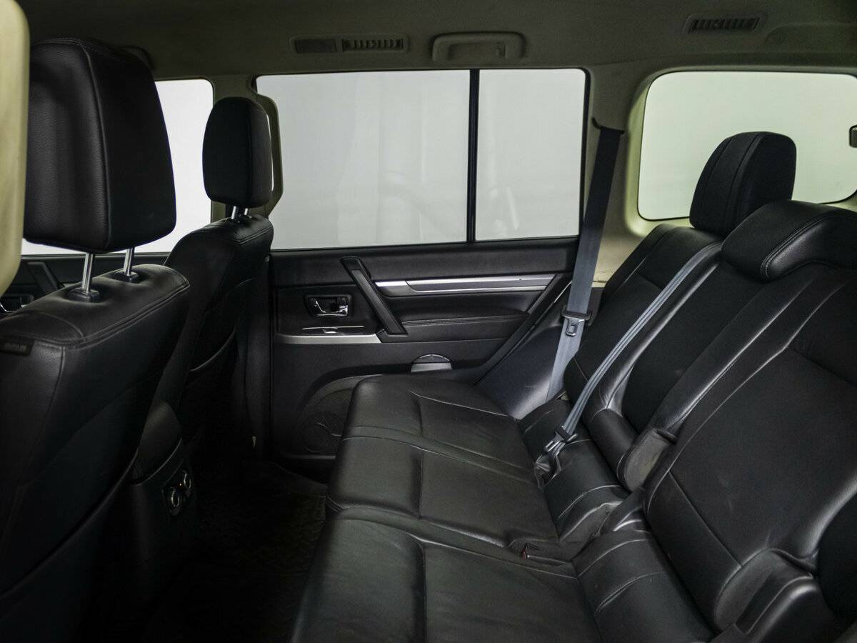 Mitsubishi Pajero б/у, 2014, Автоматическая. Фото: #10