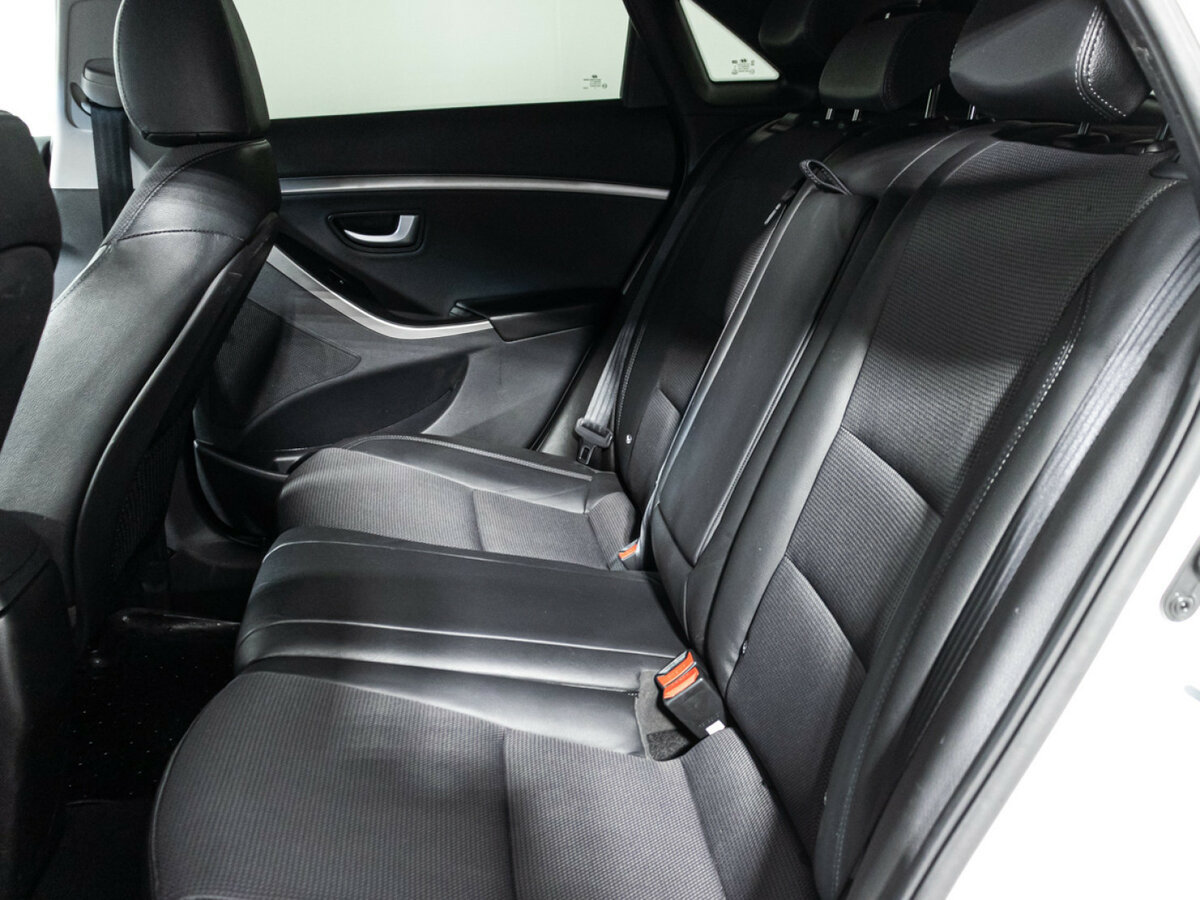 Hyundai i30 б/у, 2015, Автоматическая. Фото: #9