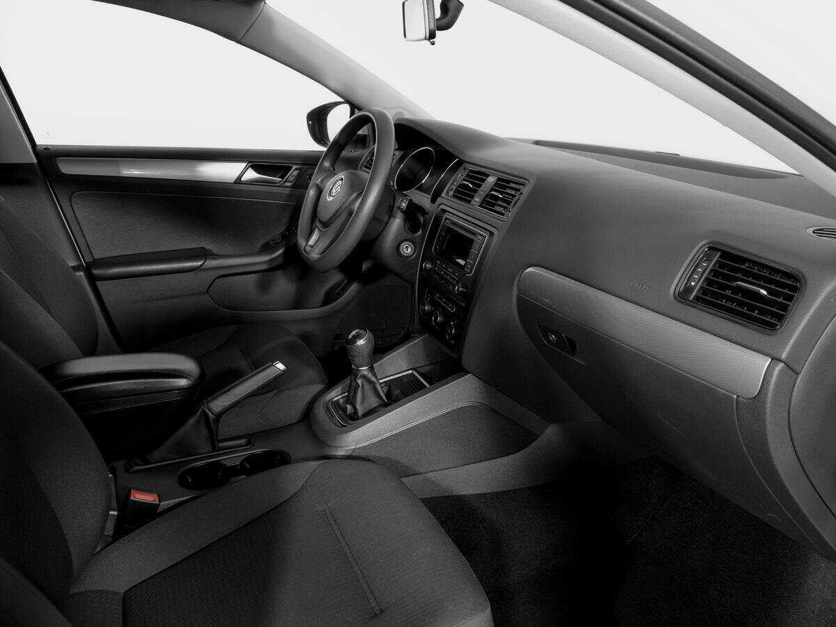 Volkswagen Jetta б/у, 2016, Механическая. Фото: #8