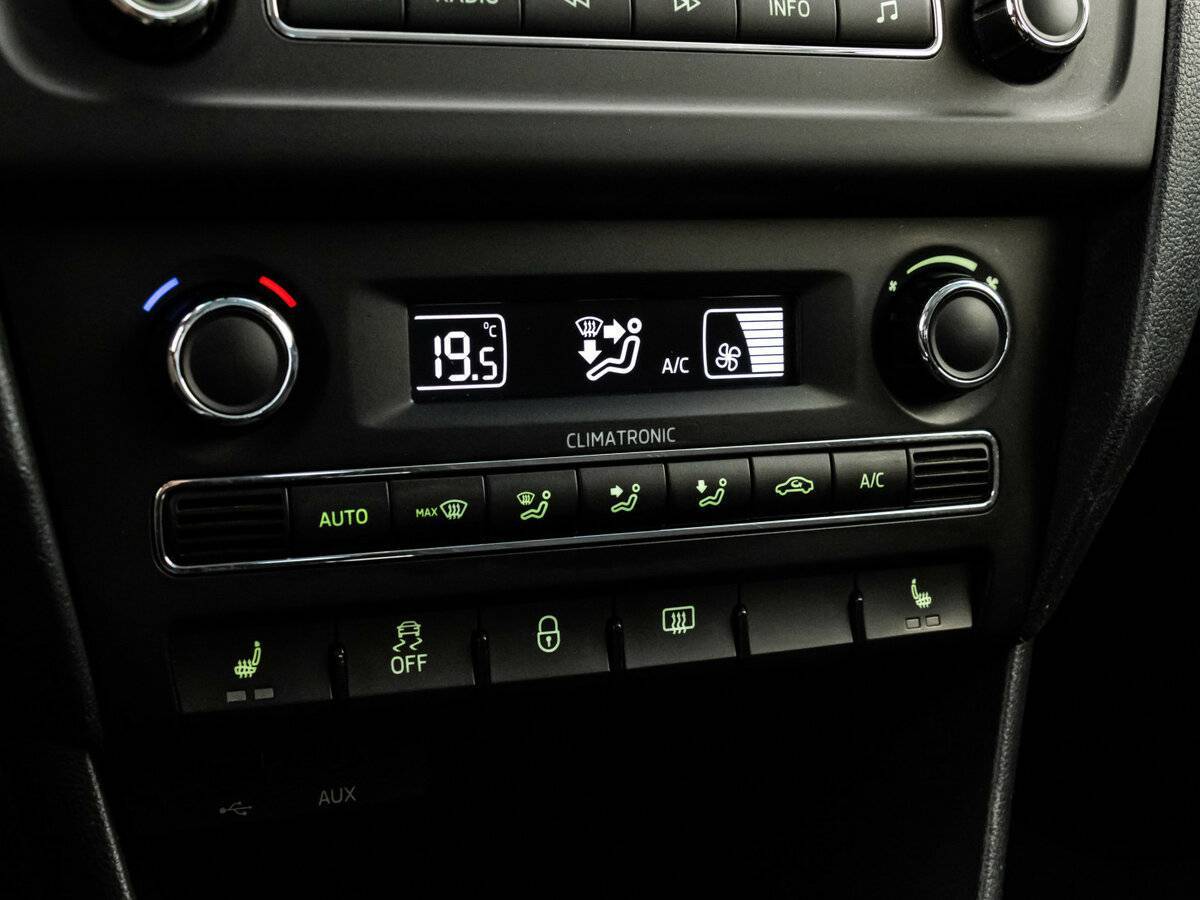 Skoda Rapid б/у, 2015, Роботизированная. Фото: #12