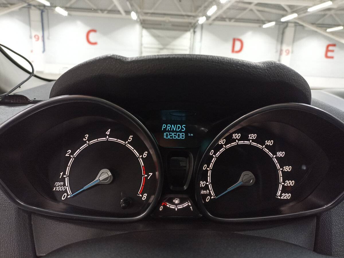 Ford Fiesta б/у, 2015, Роботизированная. Фото: #11