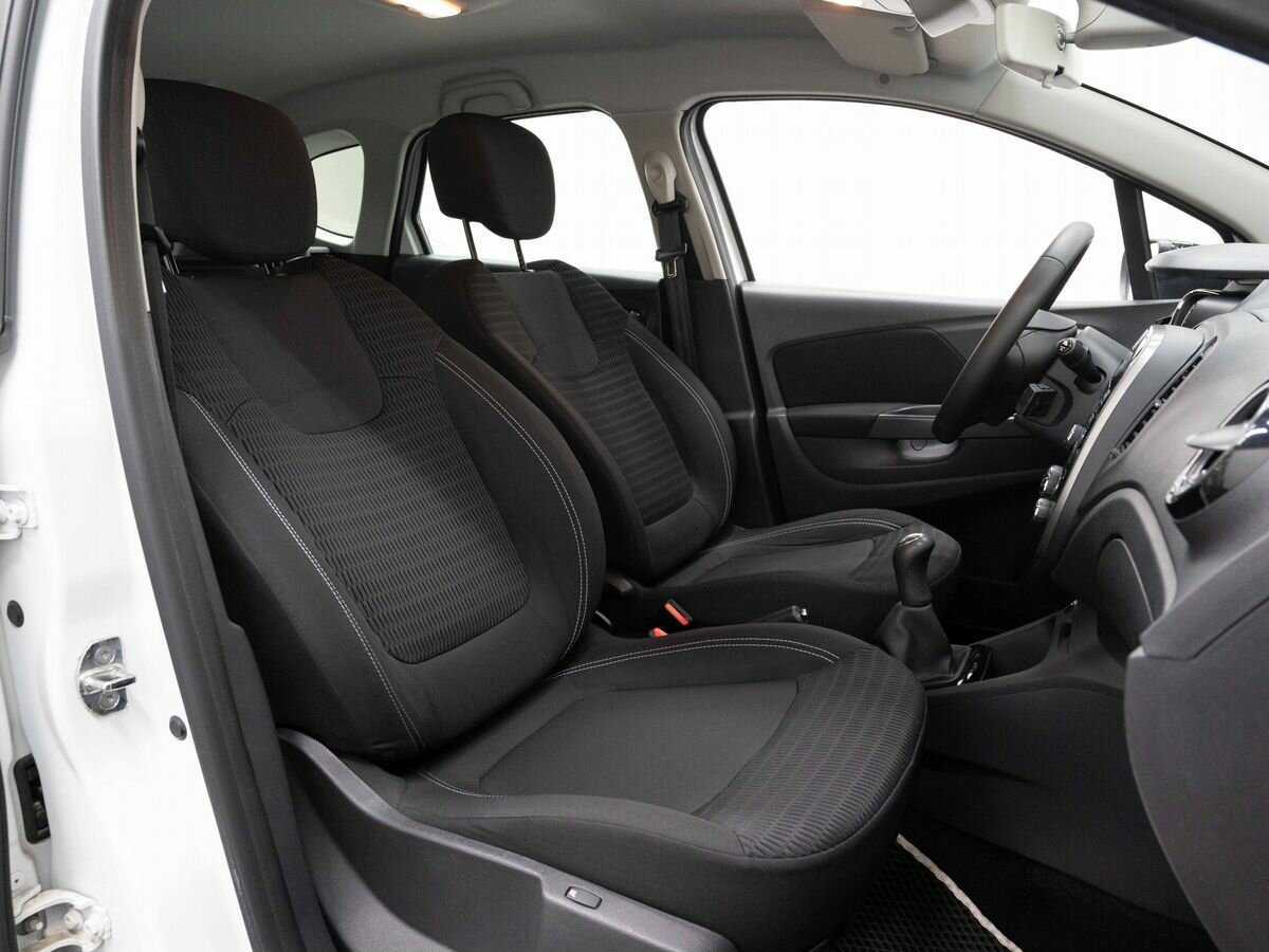 Renault Kaptur б/у, 2017, Механическая. Фото: #11