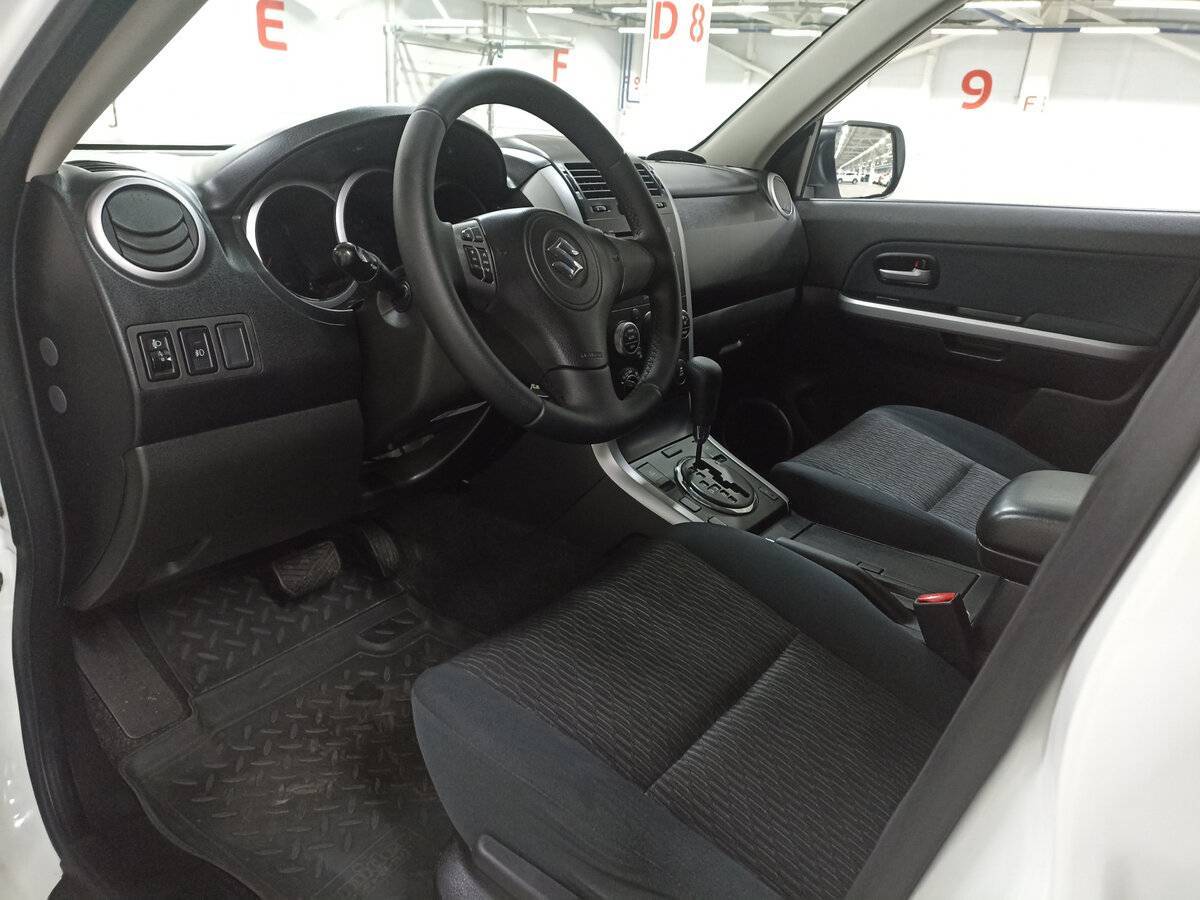 Suzuki Grand Vitara б/у, 2013, Автоматическая. Фото: #15