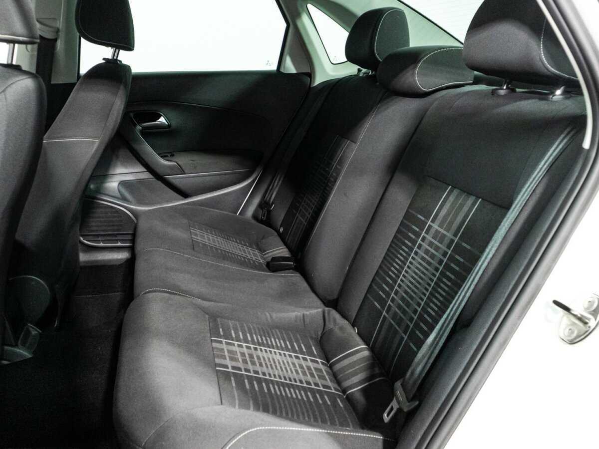 Volkswagen Polo б/у, 2015, Автоматическая. Фото: #9