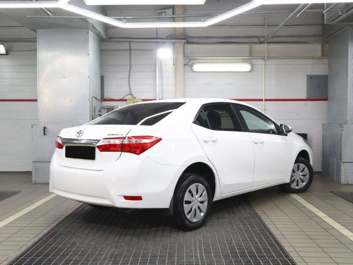 Toyota Corolla б/у, 2014, Механическая. Фото: #1