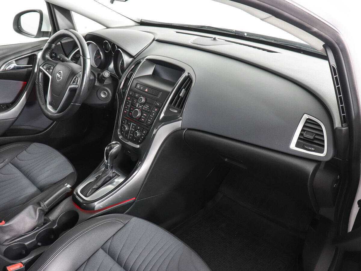 Opel Astra б/у, 2013, Автоматическая. Фото: #9
