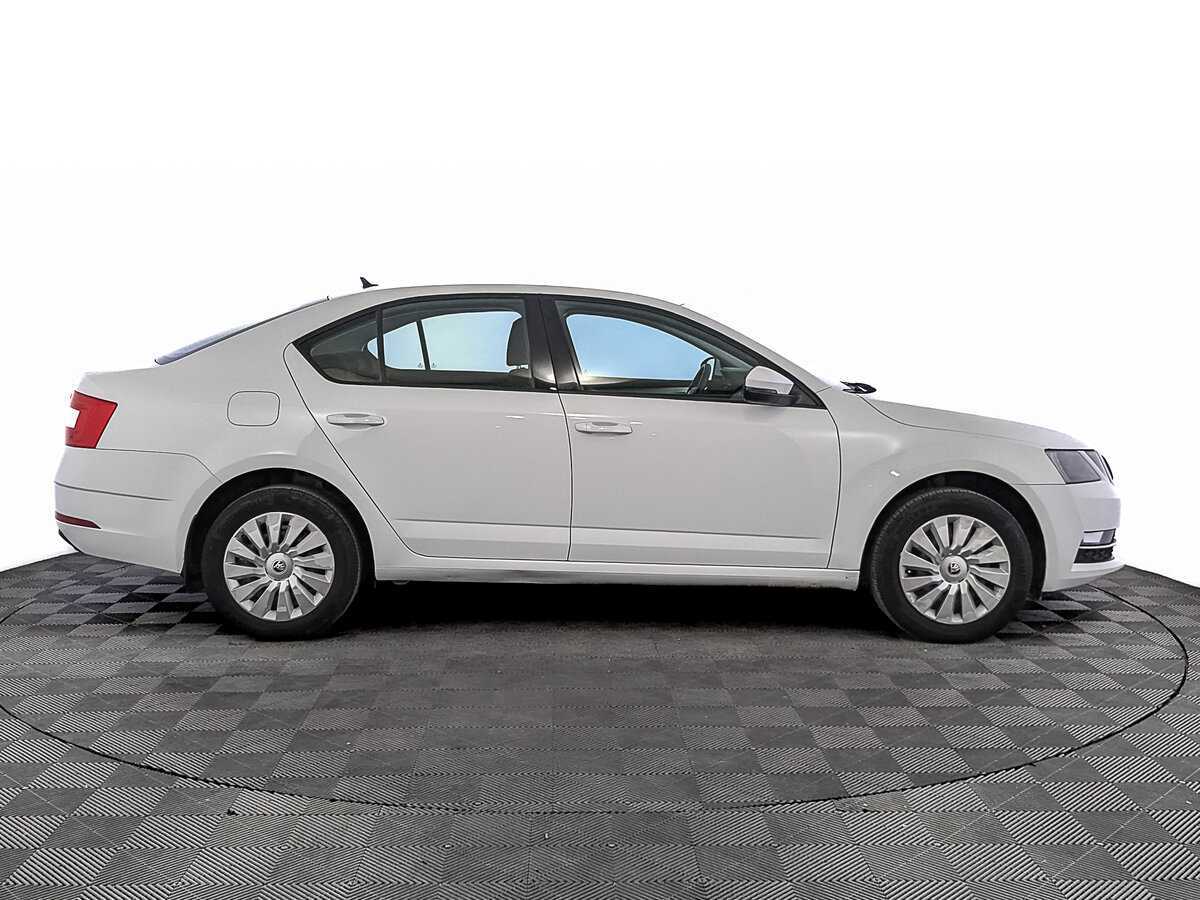 Skoda Octavia б/у, 2019, Механическая. Фото: #3