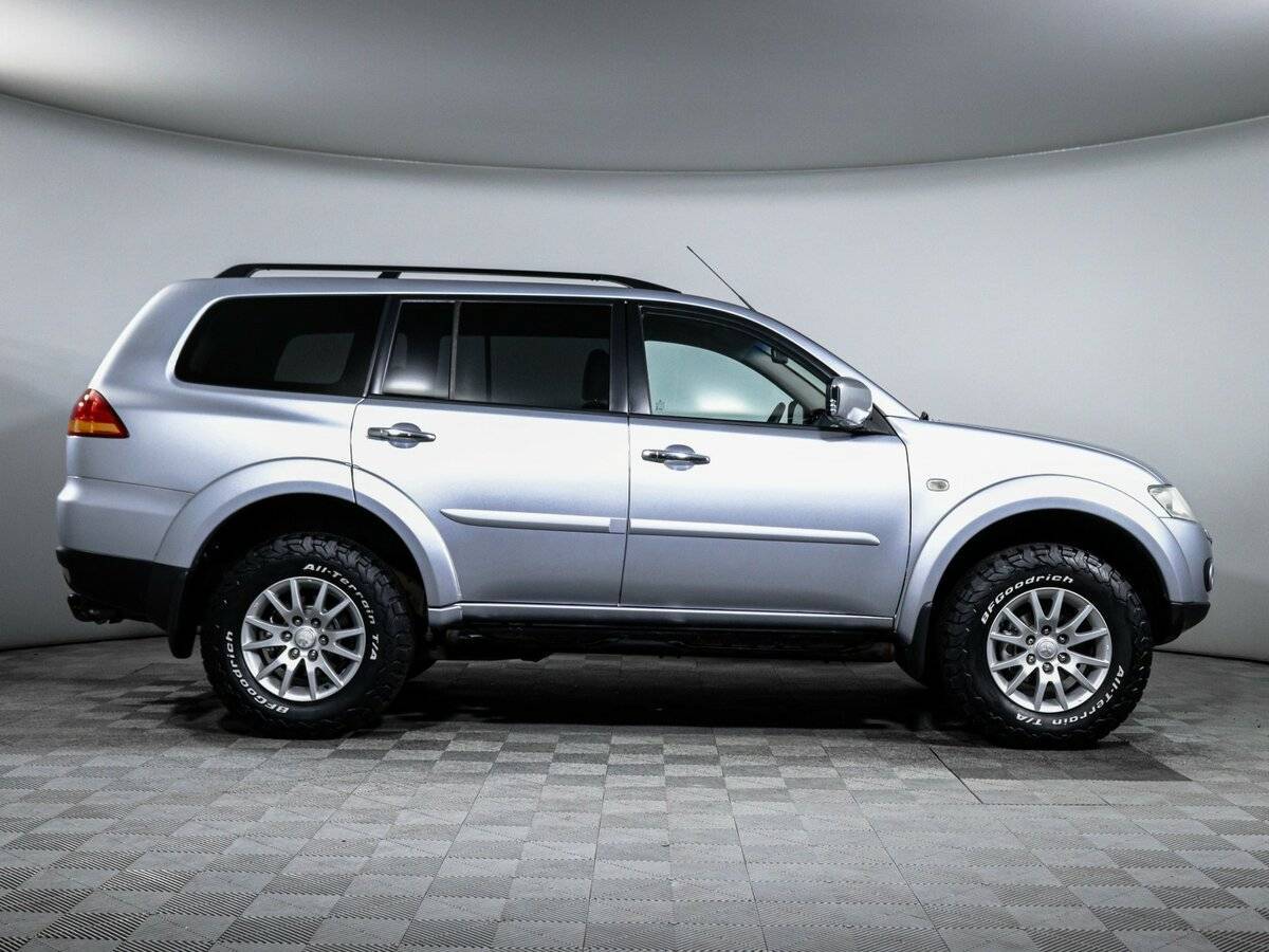 Mitsubishi Pajero Sport б/у, 2013, Автоматическая. Фото: #3