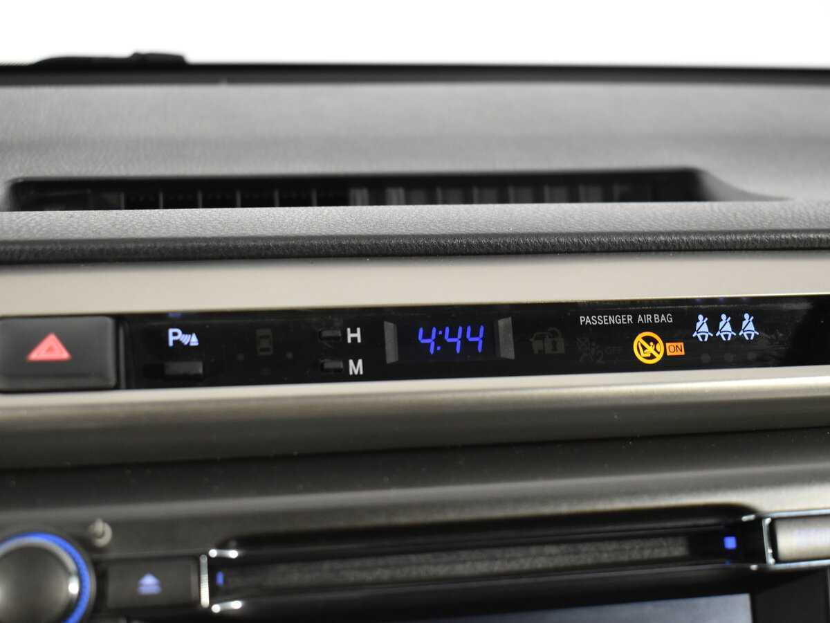 Toyota RAV4 б/у, 2015, Механическая. Фото: #17