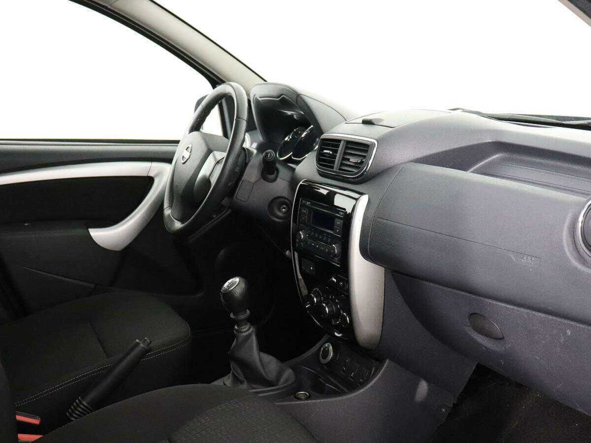 Nissan Terrano б/у, 2016, Механическая. Фото: #6