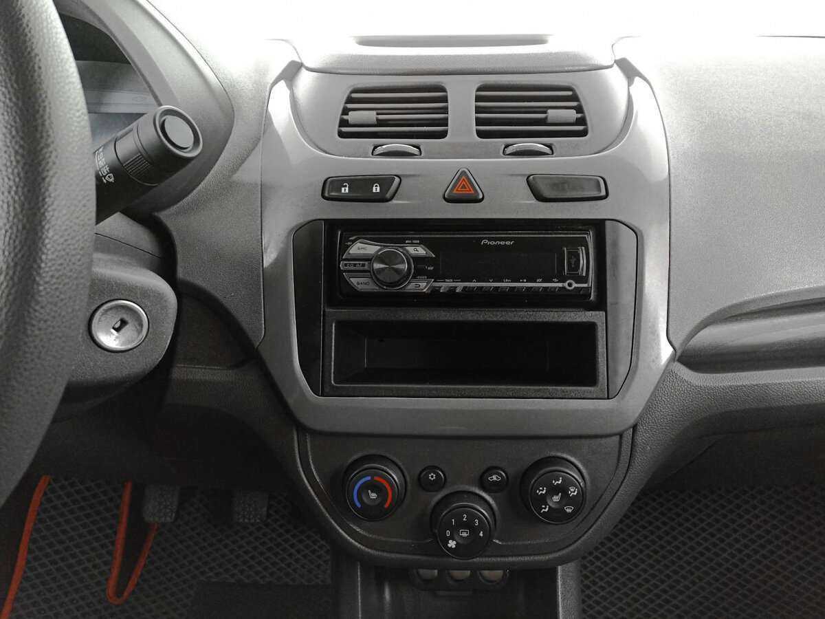 Chevrolet Cobalt б/у, 2014, Механическая. Фото: #12