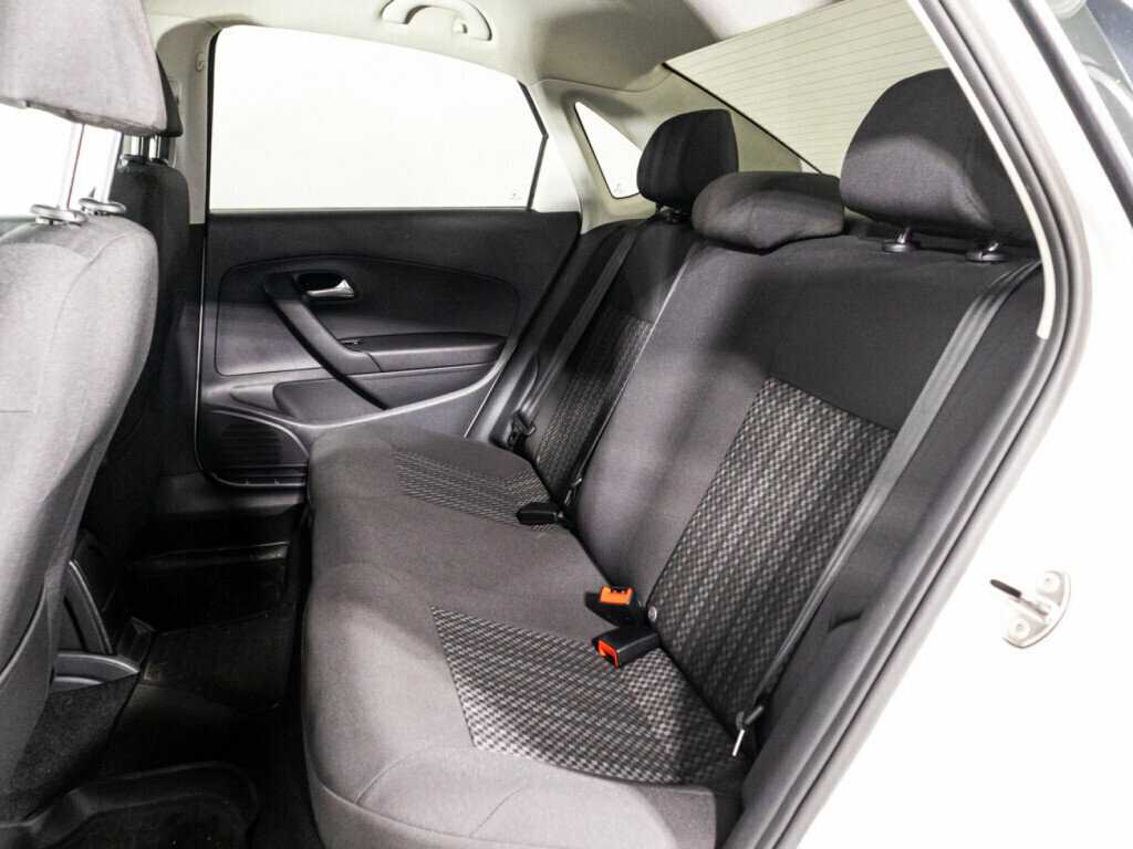 Volkswagen Polo б/у, 2015, Механическая. Фото: #9