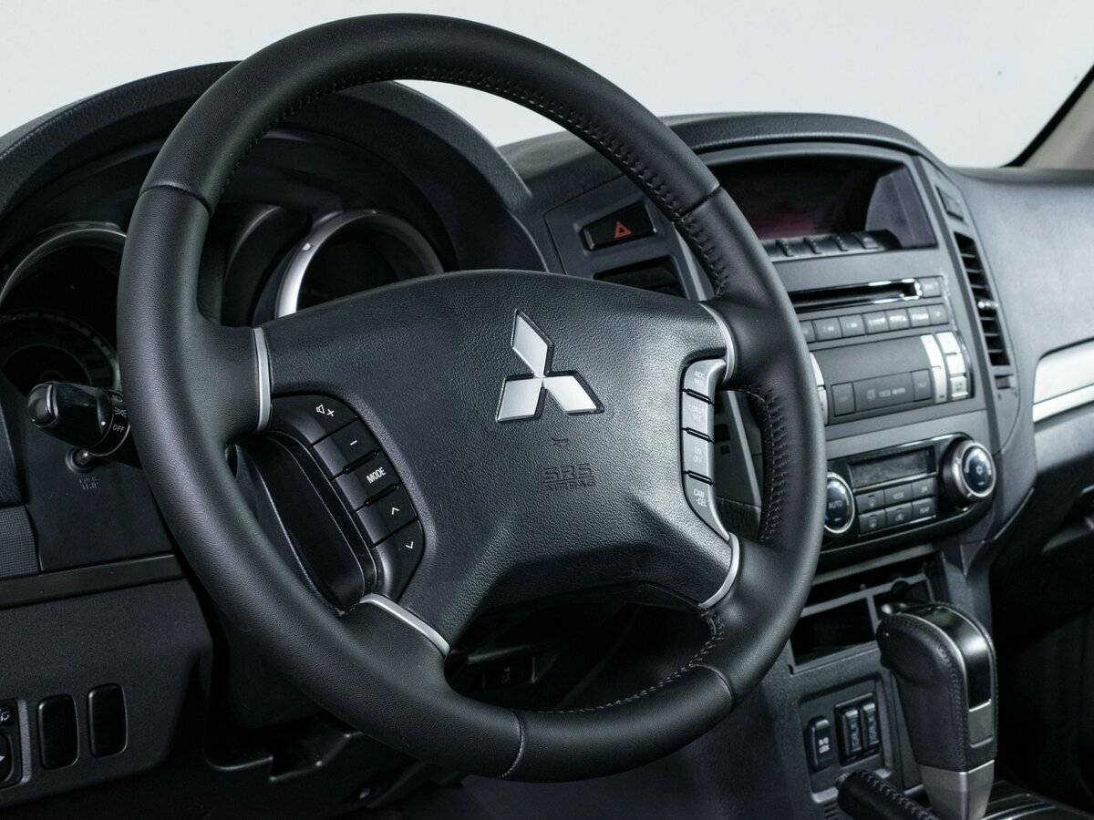 Mitsubishi Pajero б/у, 2013, Автоматическая. Фото: #13