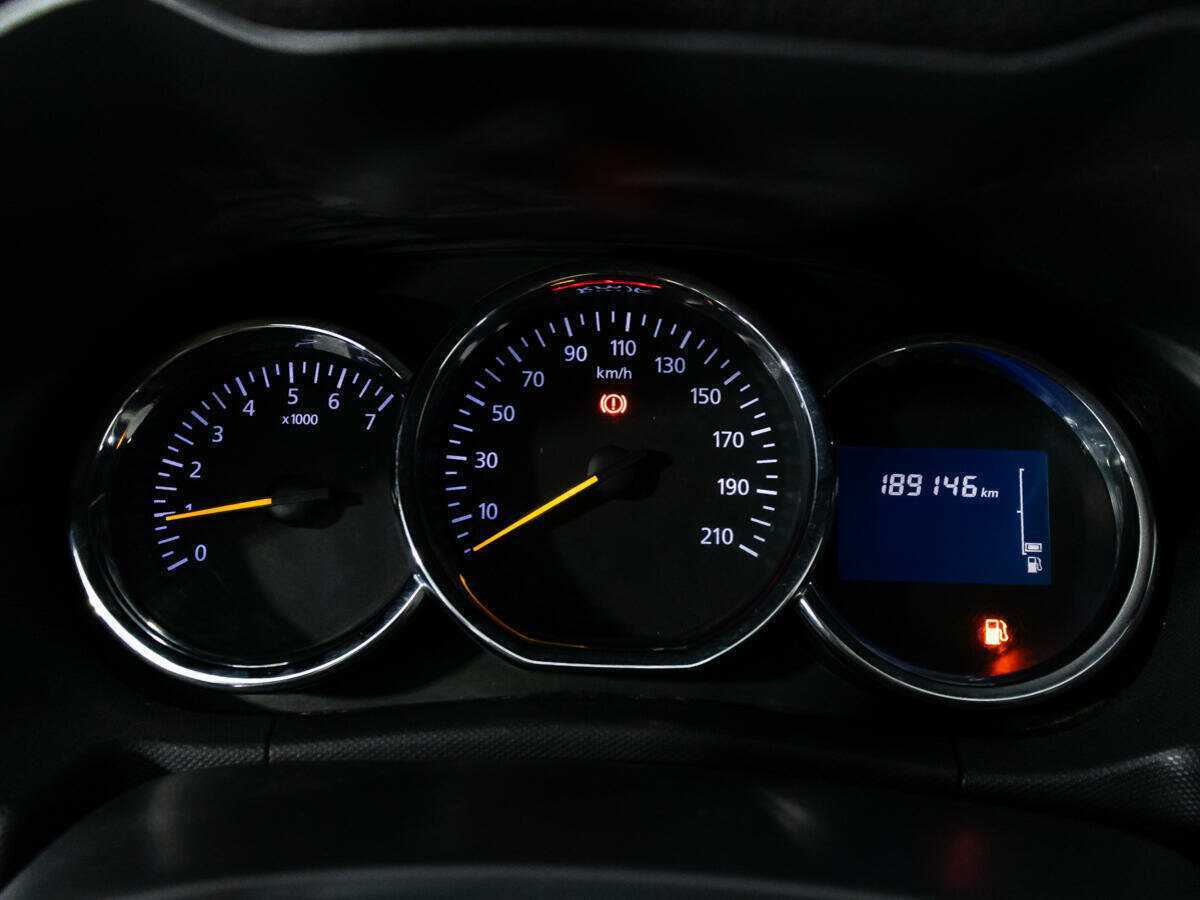 Renault Duster б/у, 2016, Механическая. Фото: #11