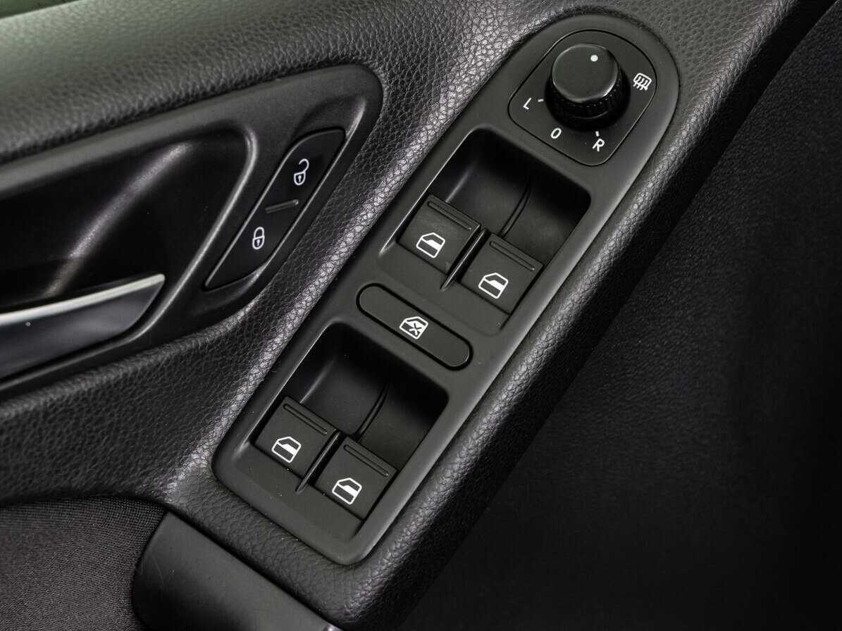 Volkswagen Golf б/у, 2012, Механическая. Фото: #15