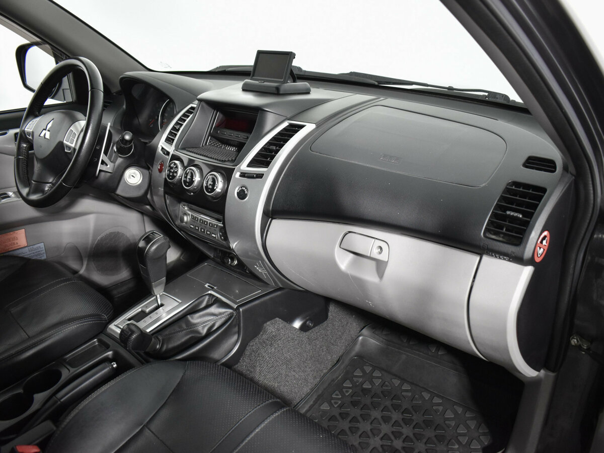 Mitsubishi Pajero Sport б/у, 2012, Автоматическая. Фото: #9